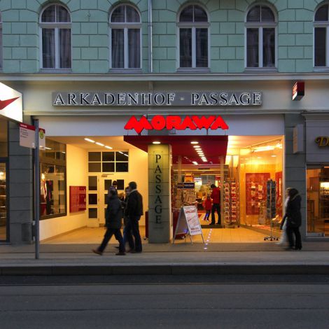 Wohnhaus-Einkaufspassage Anichstrasse